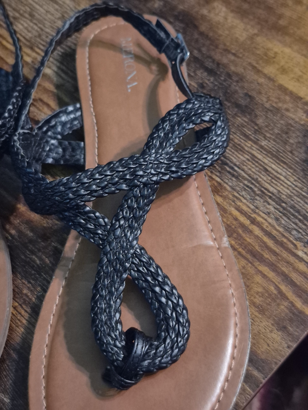 Merona Women's Size 9.5 Black Braided Strap Toe Sandals
